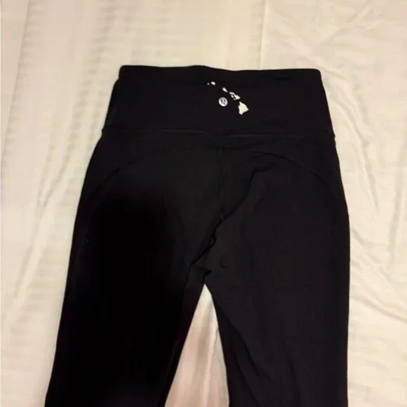 🖤Rare Hawaiian Island design lululemon align groove flare leggings - Picture 1 of 8
